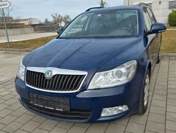 Blau Gebraucht 2011 Skoda Octavia Family Kombi | 3.999 € (Fairer Preis)