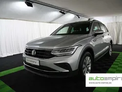Silber Gebraucht 2023 VW Tiguan Life SUV | 29.990 € (Guter Preis)