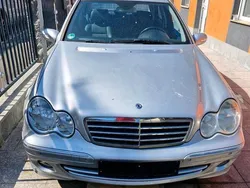 Silber Gebraucht 2007 Mercedes C200 Limousine | 3.500 €