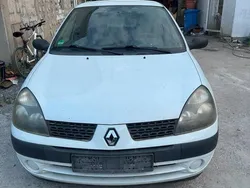 Weiß Gebraucht 2001 Renault Clio II Kleinwagen | 300 € (Superpreis)
