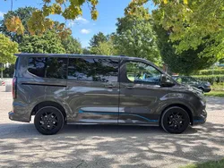 Grau Gebraucht 2025 Ford Tourneo Custom Sport Van / Kleinbus | 55.900 €