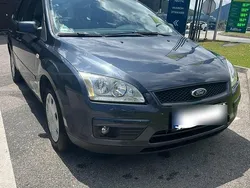 Grau Gebraucht 2007 Ford Focus Kombi | 1.200 € (Fairer Preis)
