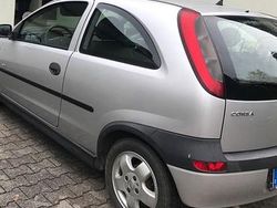 Silber Gebraucht 2004 Opel Corsa Kleinwagen | 1.500 € (Fairer Preis)