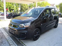 Schwarz Gebraucht 2023 Fiat Doblò Van / Kleinbus | 21.900 € (Etwas zu teuer)