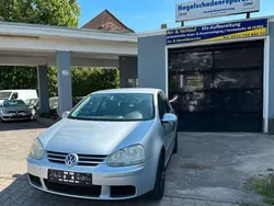 Silber Gebraucht 2005 VW Golf V Comfortline Limousine | 2.499 € (Superpreis)