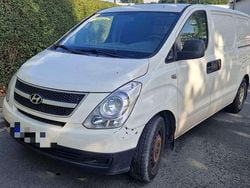 Weiß Gebraucht 2010 Hyundai H-1 Van / Kleinbus | 2.750 € (Guter Preis)
