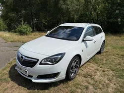 Weiß Gebraucht 2016 Opel Insignia Kombi | 14.900 € (Fairer Preis)