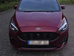 Rot Gebraucht 2019 Ford S-MAX S Van / Kleinbus | 22.000 € (Fairer Preis)
