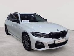 Mineralweiß metallic Gebraucht 2022 BMW 320 M Sport Kombi | 23.990 € (Guter Preis)