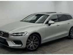 Grau Gebraucht 2020 Volvo V60 Inscription Kombi | 26.900 € (Guter Preis)