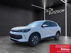 Pure white Gebraucht 2021 VW Tiguan Life SUV | 56.350 €