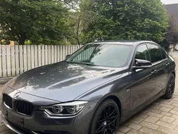 Grau Gebraucht 2015 BMW 330 Sport Line Limousine | 21.500 € (Fairer Preis)