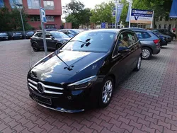 Schwarz Gebraucht 2020 Mercedes B200 Progressive Van / Kleinbus | 22.900 € (Superpreis)