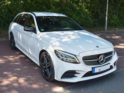 Weiß Gebraucht 2019 Mercedes C300 AMG line Kombi | 25.000 € (Fairer Preis)
