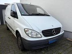 Weiß Gebraucht 2007 Mercedes Vito Van / Kleinbus | 3.200 €