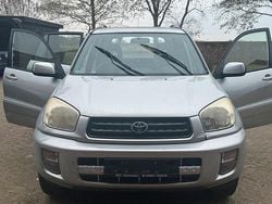 Gebraucht 2003 Toyota RAV4 SUV | 3.800 € (Etwas zu teuer)