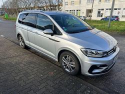 Silber Gebraucht 2018 VW Touran Comfortline Van / Kleinbus | 19.700 € (Fairer Preis)