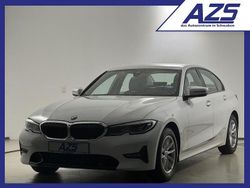 Weiß Gebraucht 2019 BMW 320 Sport Line Limousine | 24.888 € (Etwas zu teuer)