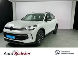 Oryxweiß perleffekt Gebraucht 2024 VW Tiguan Goal SUV | 39.490 € (Superpreis)