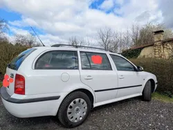 Weiß Gebraucht 2009 Skoda Octavia Classic Kombi | 4.999 € (Fairer Preis)
