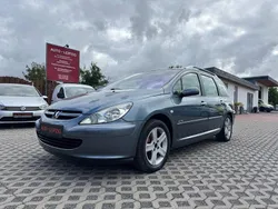 Grau Gebraucht 2004 Peugeot 307 Limousine | 2.490 € (Etwas zu teuer)