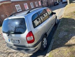 Grau Gebraucht 2004 Opel Zafira Edition Van / Kleinbus | 700 € (Superpreis)