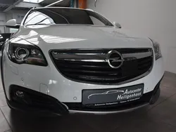 Weiß Gebraucht 2014 Opel Insignia Country Tourer Kombi | 13.780 € (Etwas zu teuer)