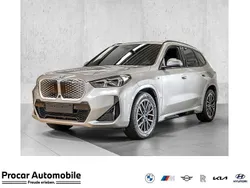 Silber Neu 2025 BMW iX1 M Sport SUV | 54.890 € (Etwas zu teuer)