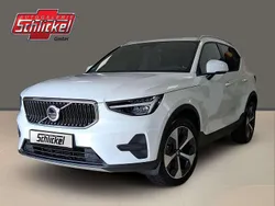 Crystal white Gebraucht 2022 Volvo XC40 Core SUV | 30.850 € (Superpreis)