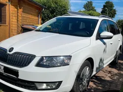 Weiß Gebraucht 2016 Skoda Octavia Kombi | 9.250 € (Fairer Preis)