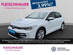 Weiss Gebraucht 2024 VW Golf VIII Life Limousine | 23.970 € (Fairer Preis)