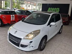 Weiß Gebraucht 2009 Renault Scénic III Dynamique Van / Kleinbus | 3.990 € (Fairer Preis)