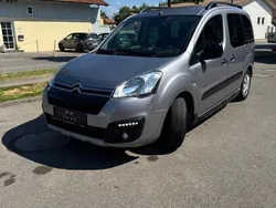 Grau Gebraucht 2016 Citroën Berlingo Van / Kleinbus | 6.599 € (Etwas zu teuer)