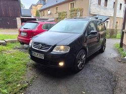 Schwarz Gebraucht 2005 VW Touran Van / Kleinbus | 2.500 € (Etwas zu teuer)