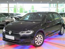 Deep black perleffekt Gebraucht 2019 VW Polo Comfortline Kleinwagen | 13.450 € (Teuer)