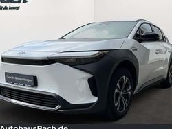Weiß Gebraucht 2023 Toyota bZ4X Comfort SUV | 27.770 € (Guter Preis)