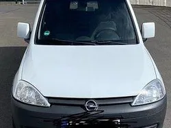 Weiß Gebraucht 2011 Opel Combo Van / Kleinbus | 3.700 € (Fairer Preis)