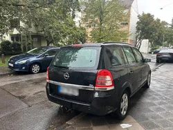 Schwarz Gebraucht 2008 Opel Zafira Van / Kleinbus | 2.600 € (Fairer Preis)