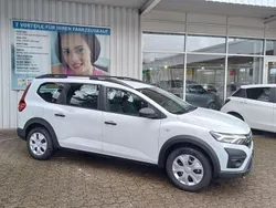 Weiß Gebraucht 2023 Dacia Jogger Essentiel Van / Kleinbus | 18.934 € (Guter Preis)