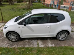 Weiß Gebraucht 2015 VW up! Kleinwagen | 5.600 € (Etwas zu teuer)