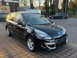 Schwarz Gebraucht 2011 Renault Scénic III Expression Van / Kleinbus | 2.499 € (Fairer Preis)