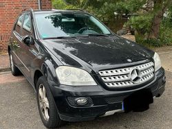 Schwarz Gebraucht 2006 Mercedes ML320 SUV | 6.000 €