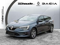 Grau Gebraucht 2024 Renault Mégane GrandTour Equilibre Kombi | 24.500 € (Etwas zu teuer)
