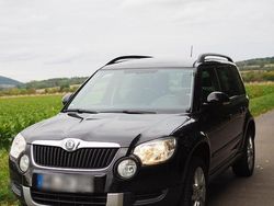 Schwarz Gebraucht 2012 Skoda Yeti Ambition SUV | 5.900 € (Fairer Preis)