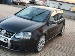 Schwarz Gebraucht 2006 VW Golf V R Limousine | 15.500 €