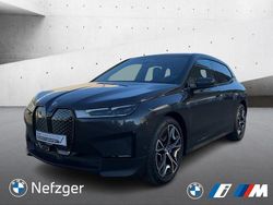 Grau Gebraucht 2022 BMW iX SUV | 46.900 € (Superpreis)