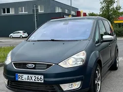 Grau Gebraucht 2008 Ford Galaxy Van / Kleinbus | 4.750 €