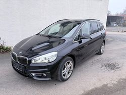 Schwarz Gebraucht 2016 BMW 220 Gran Tourer Luxury Line Van / Kleinbus | 10.999 € (Fairer Preis)