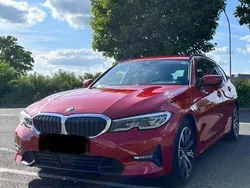Rot Gebraucht 2022 BMW 320 Shadowline Kombi | 37.500 € (Teuer)