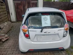 Weiß Gebraucht 2011 Chevrolet Spark LS Kleinwagen | 2.800 €